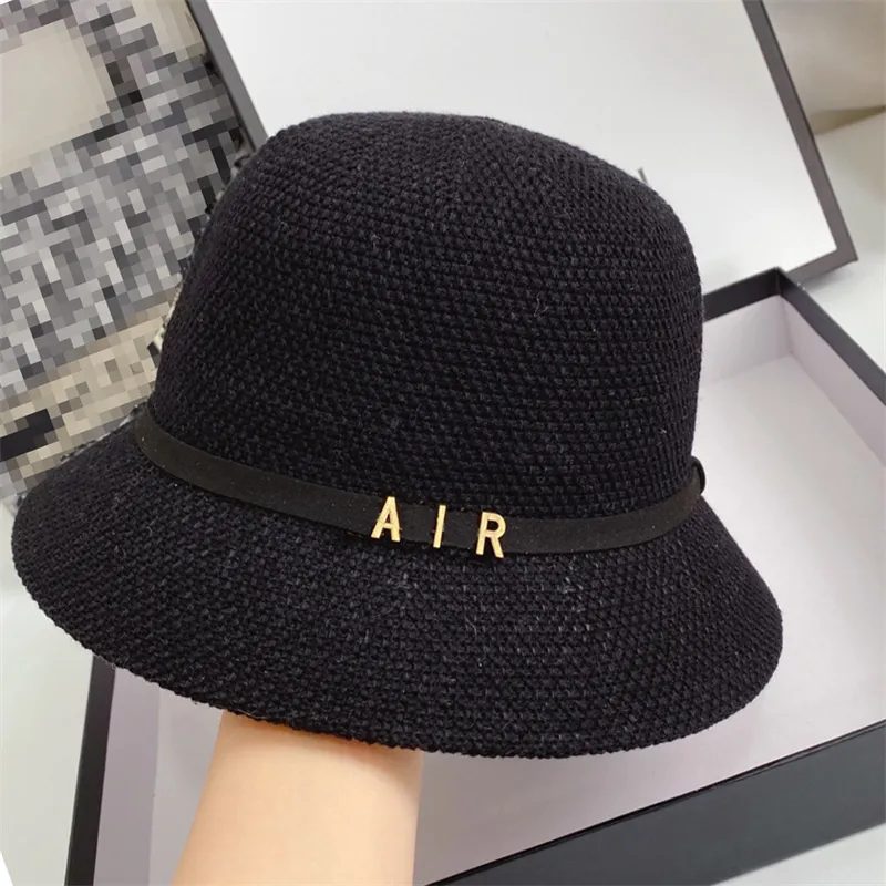 패션 여성 모자 디자이너 버킷 모자 고품질 린넨 얼음 실크 통기 가능한 작은 상단 모자 6 색 야생 야구 모자 밀짚 모자