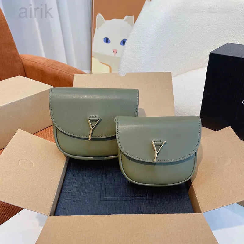 14 Sustainable Vegan Leather Handbag Brands To Carry in 2023 — Sustainably  Chic