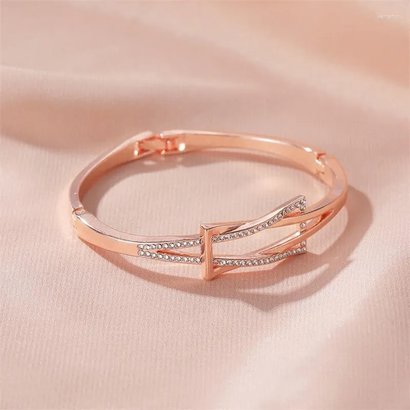 Bangle Fasion Classic Bransoletka dla kobiet Srebrna kolor Banles dla kobiet Rose Rhinestone Cuff Mankiet Trenda Biżuteria Prezent Kent22