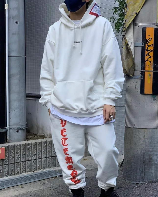 Mejor Precio En A Granel VETTEMENTS HOODIE 22SS Étiquette Rouge Autocollant 100 Coton Taille De