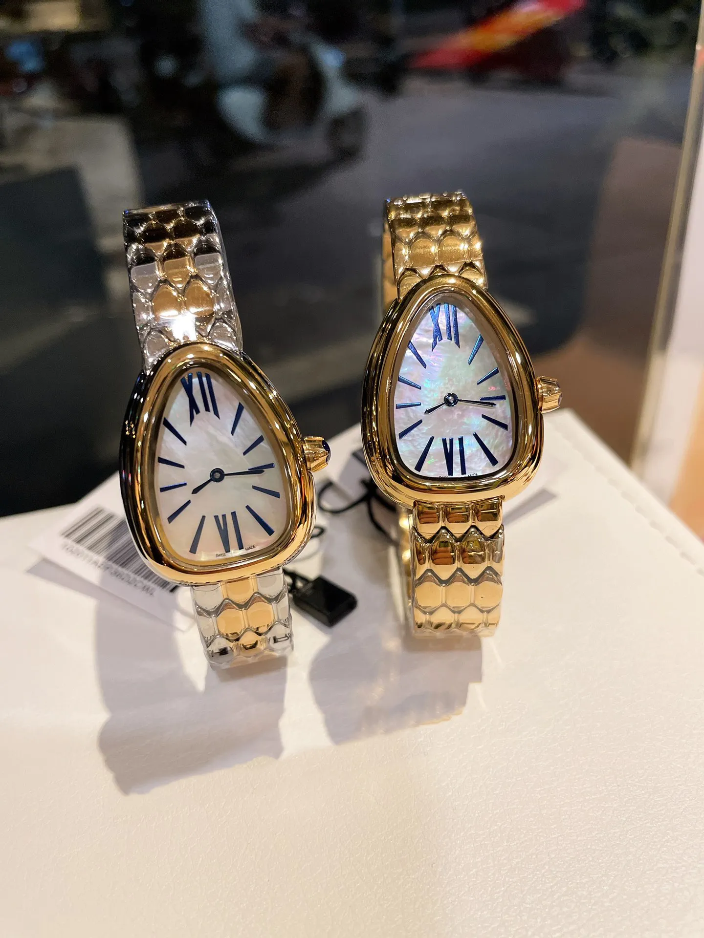 Relógios Cobra de Designer Clássico Relógio Serpente Feminino Decorado em Aço Inoxidável Ouro e Prata Caixa Triângulo Relógio à Prova D' Água Presente 264Q