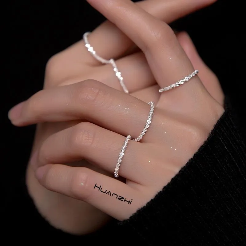 Кластерные кольца 2022 Модные сияние чрезвычайно тонкая линия минималистская цепь Укладка мягкий металл для женских украшений для девочек.