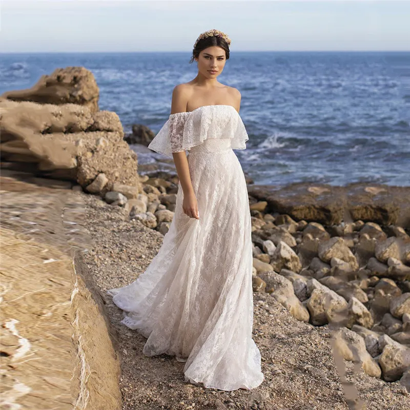 Abito da sposa Bohemian Full Lace A Line Abiti da sposa lunghi Boho Beach Abiti da sposa sexy con spalle scoperte Manica corta Plus Size Country Robe De Mariee