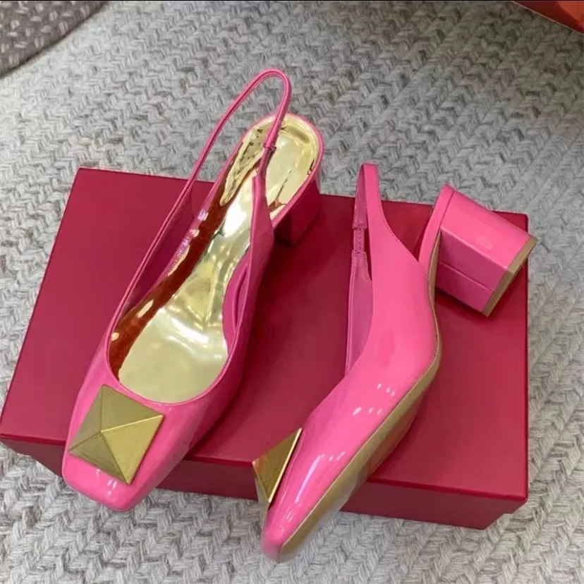 2022 projektant mody sandały 100% skórzane damskie sandały na obcasie letnie damskie buty ślubne party sexy metalowe guziki pantofel duży 35-42 z pudełkiem