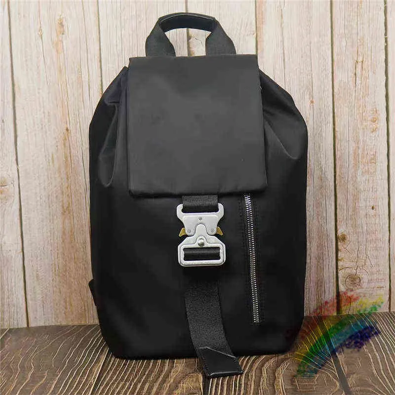 Black Alyx Backpacks 남성 여성 고품질 가방 조절 식 어깨 1017 9SM Alyx Bags 에칭 버클 T220722