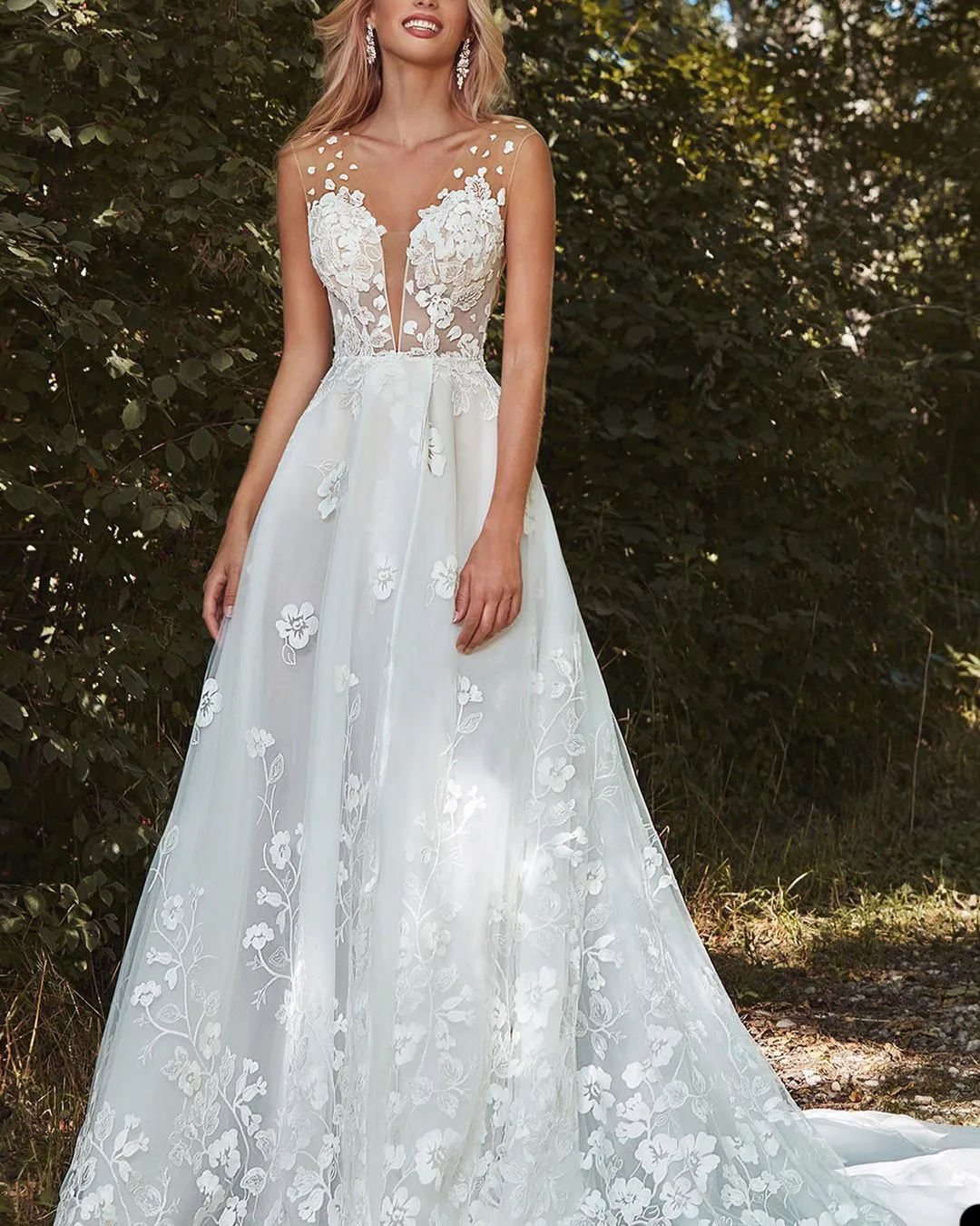 Elegant Bridal Gowns V-neck Applique Sheer Stap Sleeveless Backness Long Sweep Train Wedding Dresses Vestidos De Novia