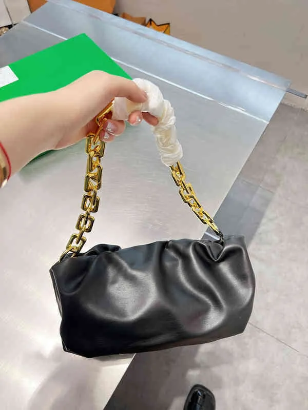 Bolsa de nuvem de bolsa de ombro Totes Mulheres famosas bolsas de grife de bolsas de couro macio bolsa de crossbody bolsa Big Metal Chain Messenger Bags 220628