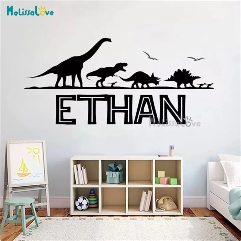 Dinosauro Decal personalizzato Nome personalizzato Nome per la sala giochi per bambini Decorazioni per la casa Gift Kid Removible Vinil Wall Adesivo BD913 220621