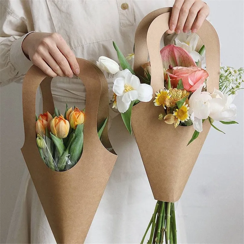 10pcs maniglia sacchetti di fiori di carta kraft fiori confezioni regalo scatole di imballaggio di fiori per la decorazione della festa nuziale domestica 220527