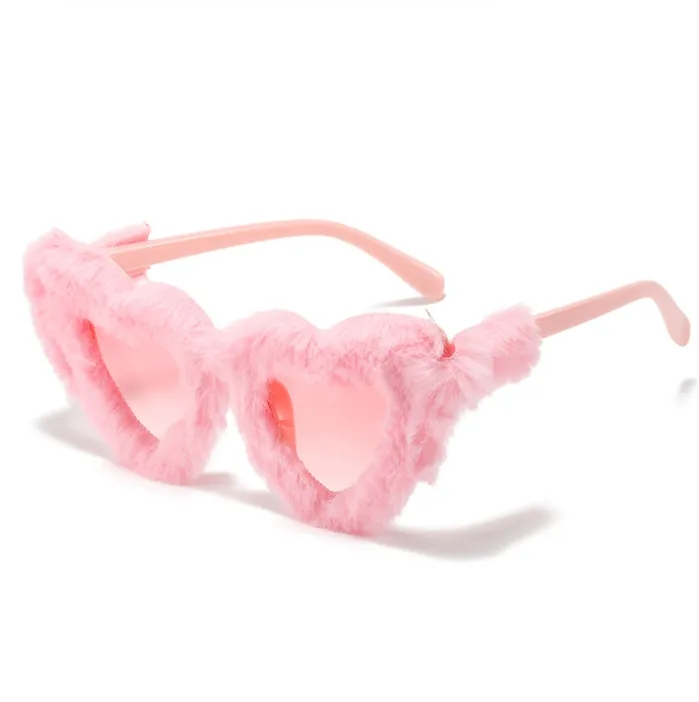 2022 été nouvelles lunettes de soleil en peluche amour coeurs dégradé rose lunettes drôle coeur forme femmes lunettes de soleil