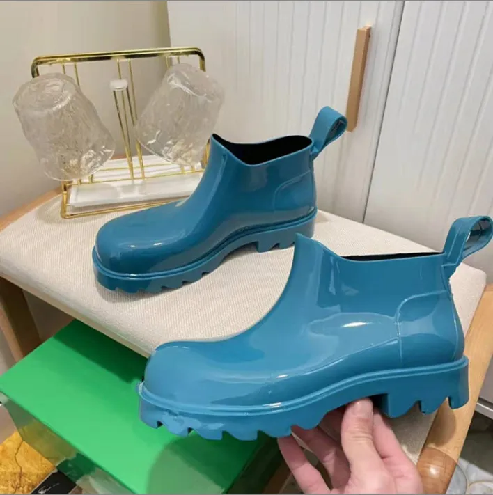 2022 Women Boots PVC 고무 플랫폼 짧은 레인 부츠 검은 방수 웰리 신발 야외 레인 슈즈 하이힐