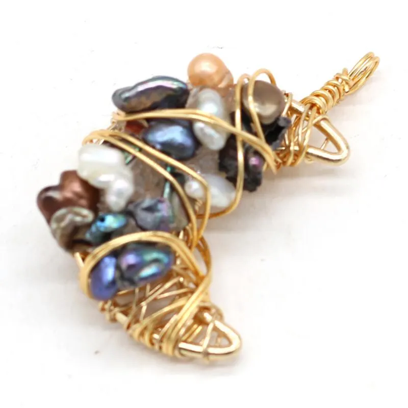 Naszyjniki wiszące hurtowe 10pcs naturalny kamień księżyca kształt okrętny złoty drut dla kobiet tworzących naszyjnik urok biżuteria