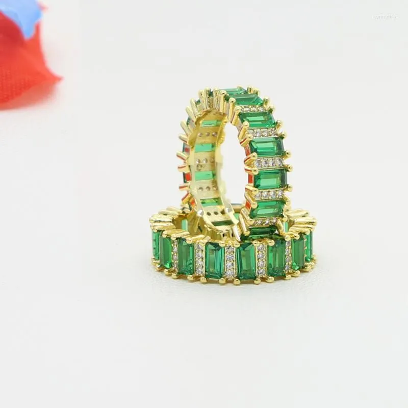 Anéis de casamento Moda Baguete verde branca CZ anel de engajamento da banda eternidade de pedra completa para mulheres joias com dedos de ouro wynn22