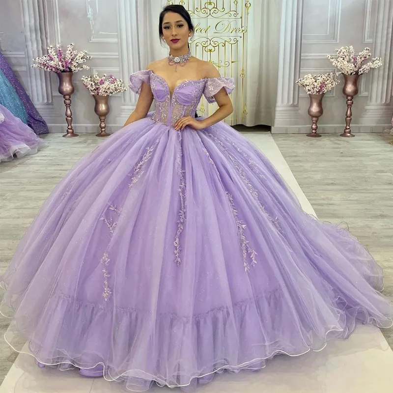 Abiti Quinceanera lilla Appliques di pizzo Perline Messico Ragazze adolescenti Abito da ballo Ruffles Manica corta Sweet 15 Vestidos De Soiree