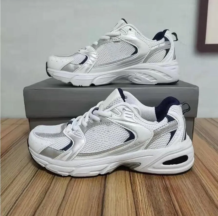 Kadın Ayakkabıları Sıradan Yeni 530 Sneakers Erkekler Düşük Top Spor Eğitimcileri Çalışan Erkekler Nefes Alabilir Kafes Ayakkabı Zapatillaları