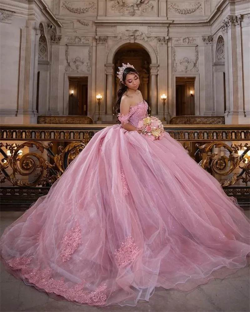 Nouvelle arrivée rose quinceanera robes appliques au large de la robe de bal princesse sweet 16 vestidos d'anniversaire de 15 xv