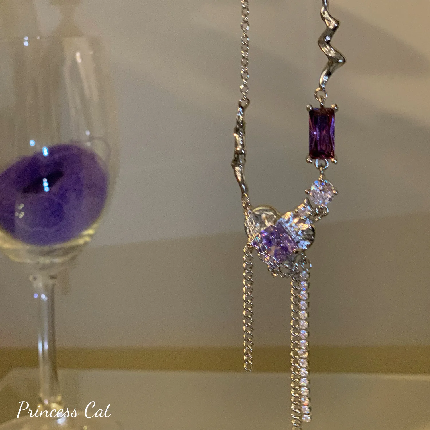 Collier Original y2k en métal plissé en zircon violet, chaîne d'amour, attrape le dieu féerique de l'éphémère dans la poussière