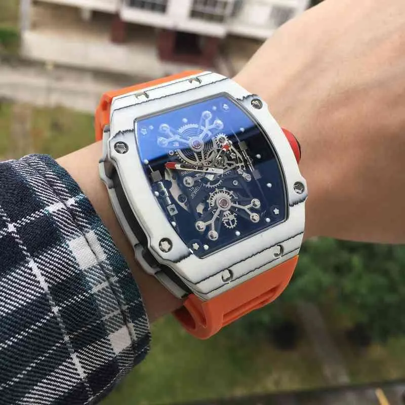 Orologio di lusso Data Affari Tempo libero Fibra di carbonio Personalità maschile Completamente scavato Orologio meccanico automatico Moda Trendy Nastro Atmosferico Luminoso 863h