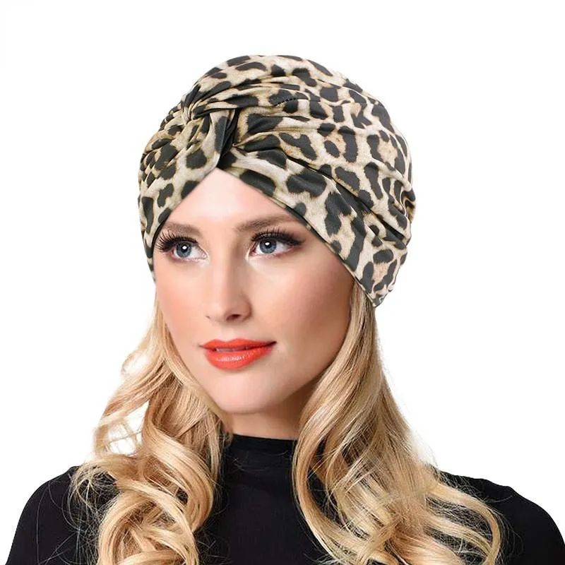 Gorro/caveira tampa moda moda sedosa torcida bonnets de turbante para mulheres leopard cádica tampa de inverno boné de cabeceira femmebeanie/crânio