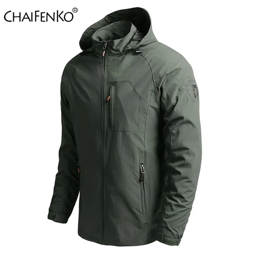 Giacche da trekking da uomo all'aperto Giacca a vento con cappuccio impermeabile Cappotto Uomo Autunno Giacca casual Tattiche Giacche militari Uomo LL220816