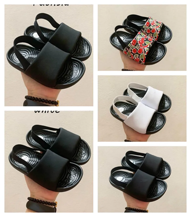 2022 nuevo diseñador infantil zapatos para niños Zapatillas Sandalias Niños Divertido Suave Antideslizante Hogar Casa zapatilla juvenil Zapato Negro Blanco Niños Bebé niños Niñas Dibujos animados Piso interior