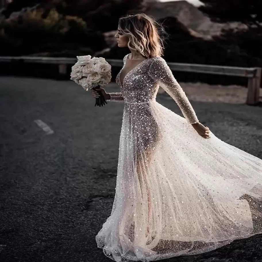 Abiti da sposa a-line glitter scintillanti Sexy scollo a V Manica lunga Paillettes in pizzo Lunghezza del pavimento Treno Illusion Tulle Boho Abiti da sposa Taglie forti Perle senza schienale