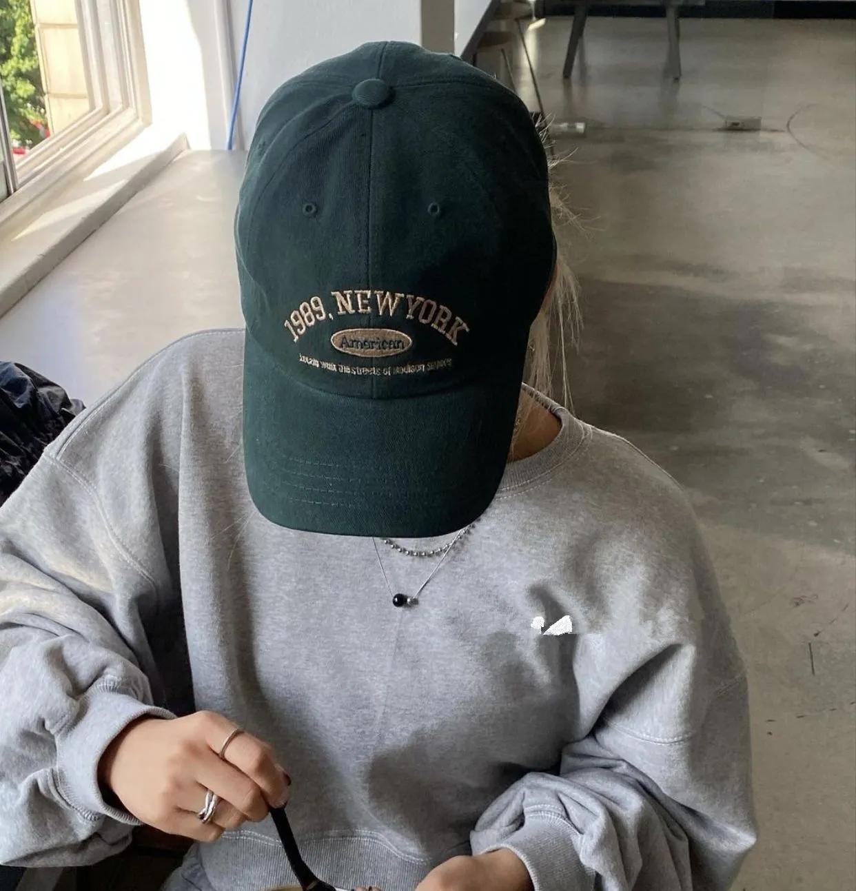 Letter shop baseball caps