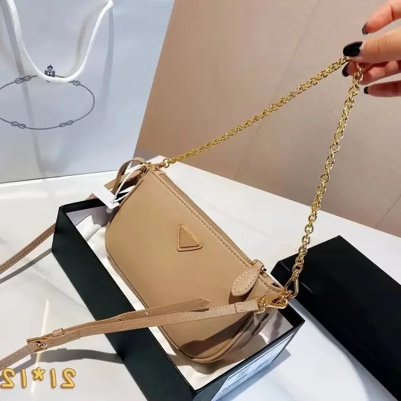 HH Triangle Nylon Re Edition Re Edition Women Underarm Luxurious