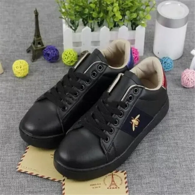 Sapatos de sapatos de rolos de alta qualidade sapatos casuais brancos com listras vermelhas verdes Itália Bee Women Designer Sneaker Trainers Chaussures