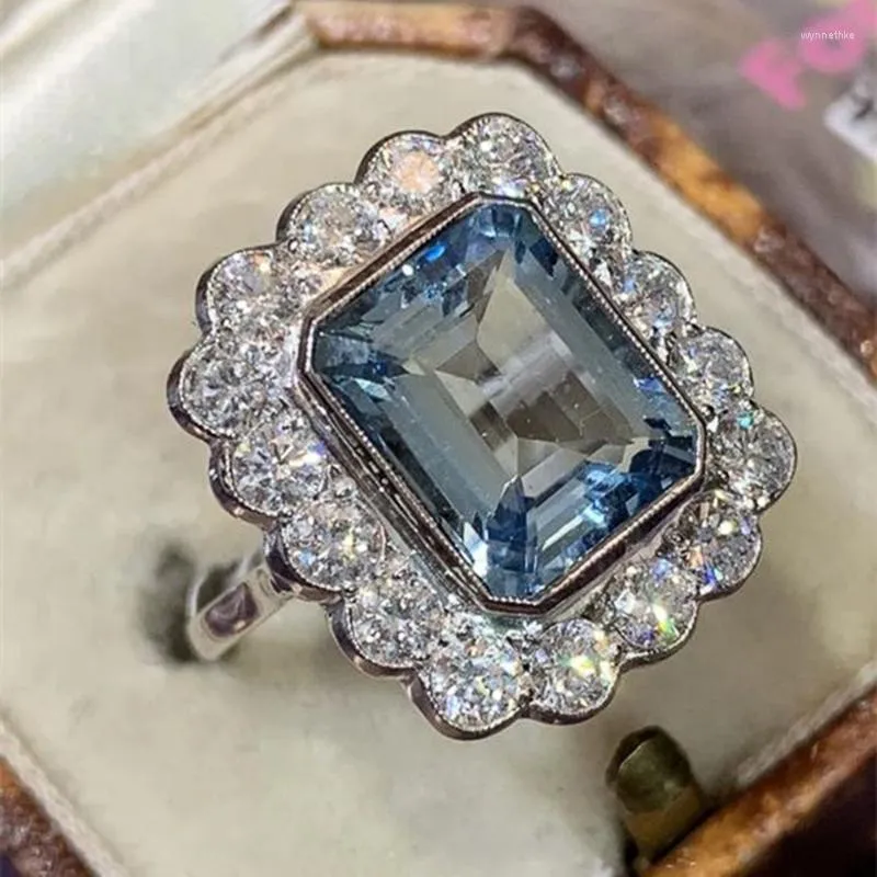 Fedi nuziali Huitan Trendy Women Party Finger Bright Light Blue Crystal CZ Stone Graceful Wedding Wedding Ring Jewelry Bulk Wynn22