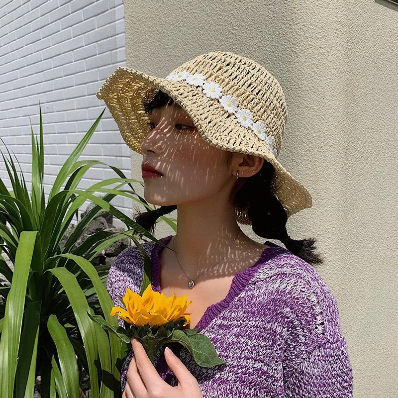 Chapéus de aba larga feminina japonês inser flores artesanal crochê chapéu de palha feminino férias de férias de férias de férias dobráveis ​​na praia de praia