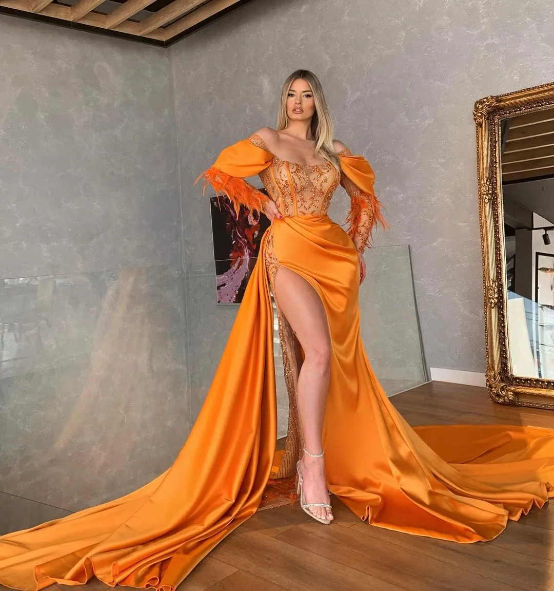 Amazing Orange Feathers aftonklänningar Scoop Side Split Prom Dresses Sequined Long Train Beads Celebrity Women Formal Party Pageant Gowns