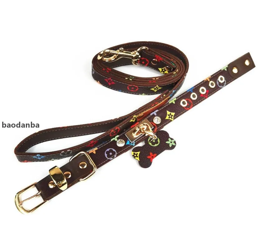 Haustierkabelbaumkragen Leinen Leinen Verstellbare atmungsaktive PU -Freizeit -Designer -Buchstaben Outdoor -Training Halskette Ropetie Collar Suppl258W