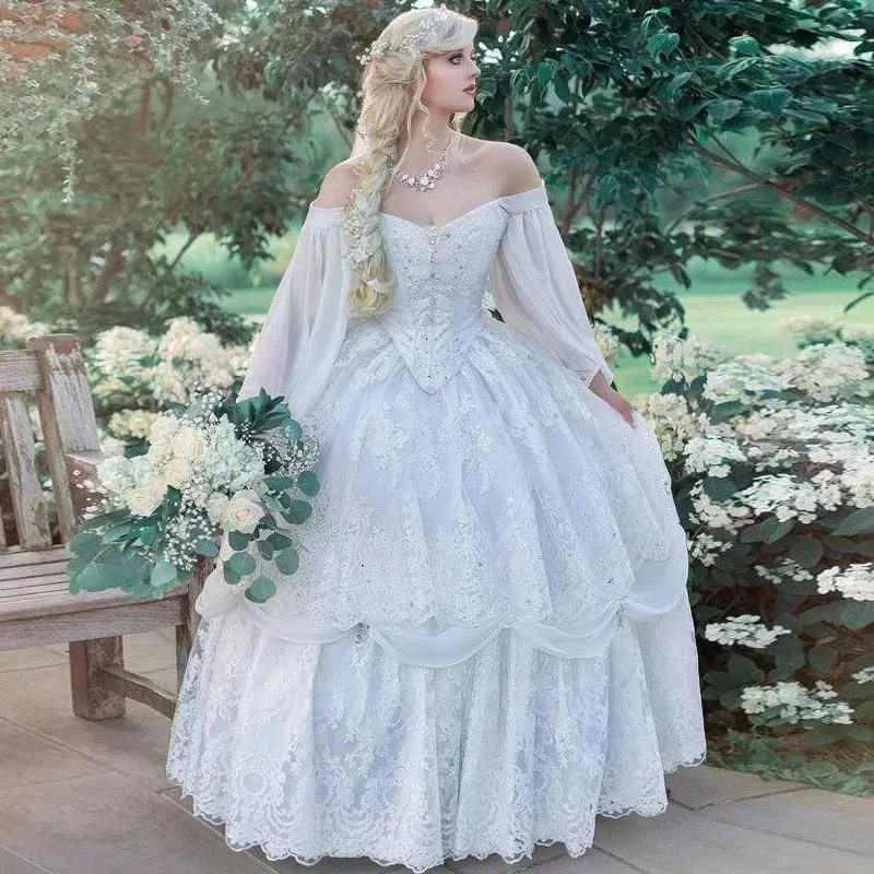 Robes de mariée médiévales vintage Corset à lacets blanc sur l'épaule à manches longues Robe de mariée civile Tiere Princess Style Victorian Robe de Mariee