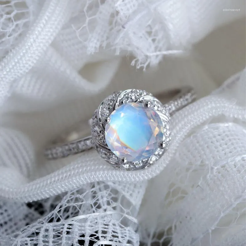 Wedding Rings Round Unique Moonstone Engagement Ring Silver Color Vintage Women Fashion Bridal Jewelry Anniversary Gift Edwi22