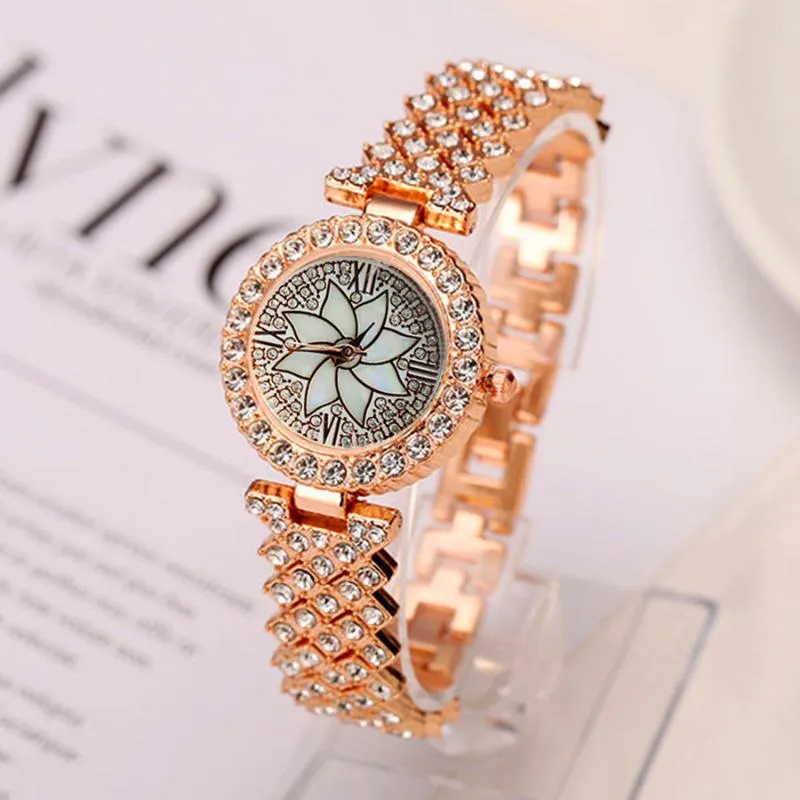 Wristwatches Shsby Gold Jewelry Watches Casual Quartz Bracelet Watch Lady Flower Rhinestone Clock Women Luxury Crystal Dress WristwatchWrist