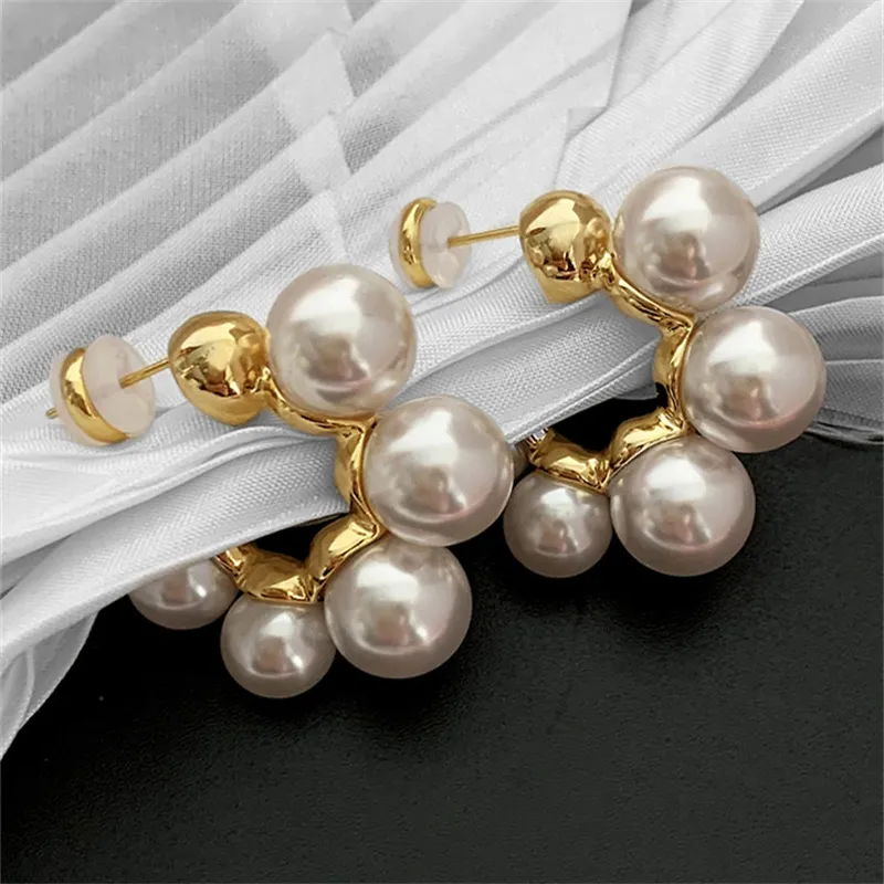 C-shaped Pearl Earrings Stud Female Niche Design High-quality Texture Sterling Sier Needle Retro Temperament Jewelry Gift