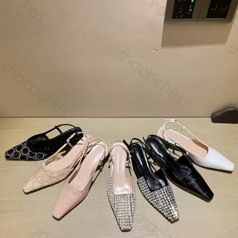 As sandálias GG slingback femininas pump Aria slingback são apresentadas em malha preta com motivo de cristais brilhantes Fecho de fivela nas costas para mulheres Tamanho 34-40