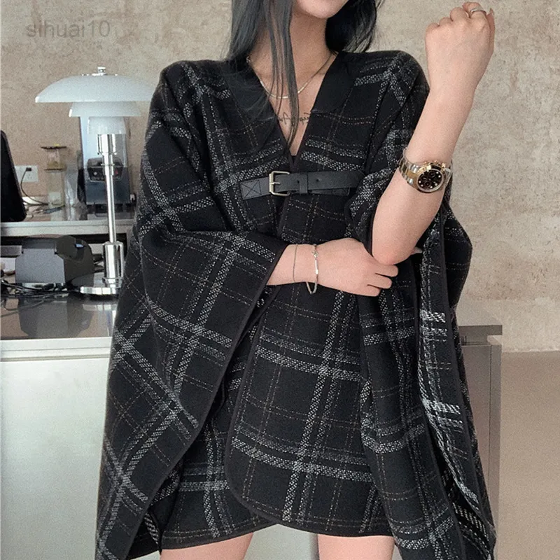 Flectit Women Plaid Cape With Buckle Warm Wool Oversized Open Front Poncho Cape Coats 2021 Trends L220725