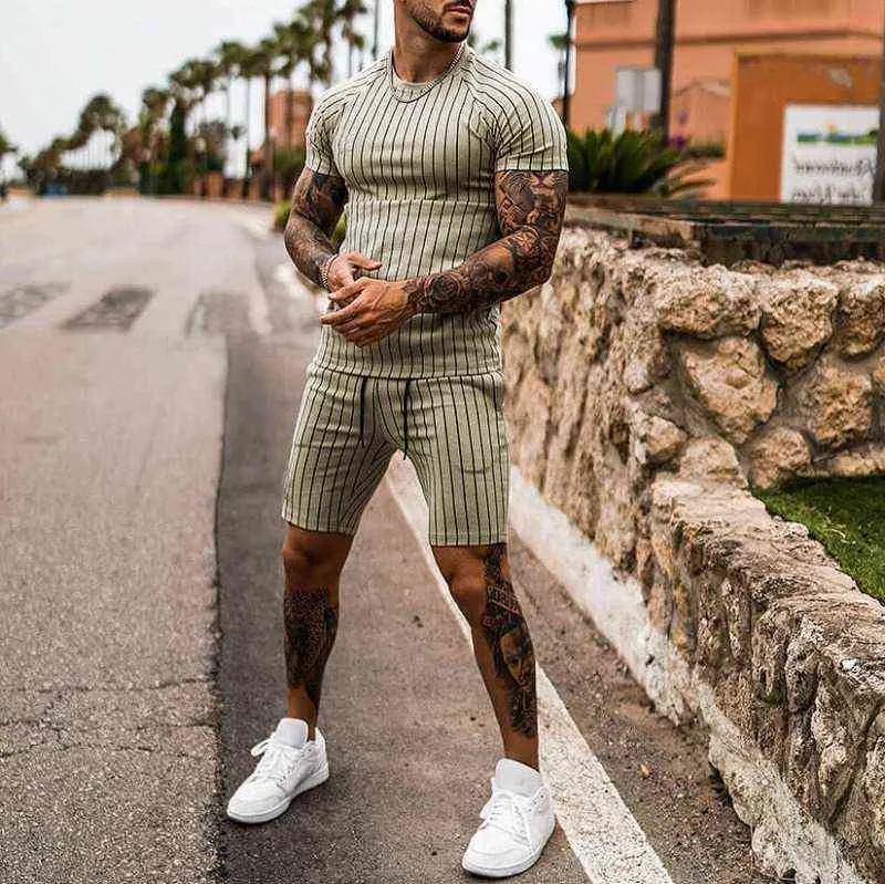 Men's Sets Summer Short Sleeve T-shirt Suit Fashion 2 Piece Tracksuit Male Casual Retro Printed T-shirt High Quality Sportwear