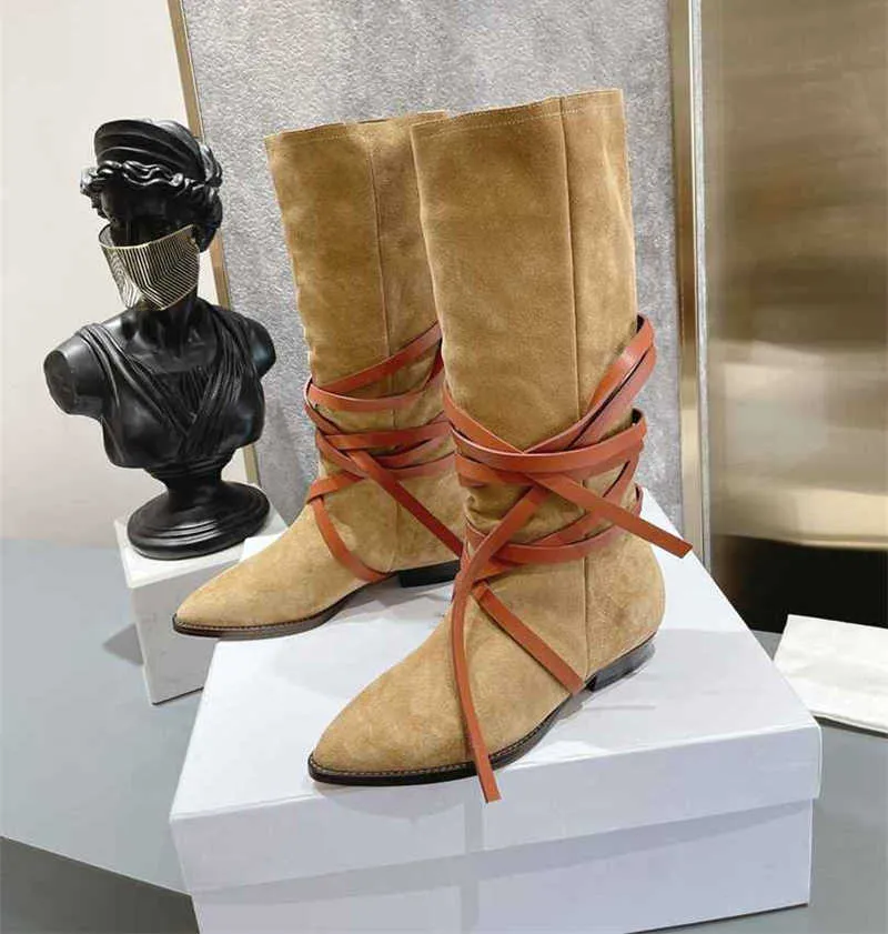 2023 Topselling selling famosa marca meio boots designer feminino clássico de luxo vintage tira de tira de tira booties de couro genuíno suave para menina