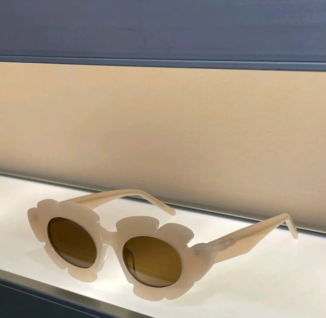 Blomstersolglasögon Naken/Mörkgrå Lins Cateye Shape Dammode Sommar Solglasögon Oversize solglasögon UV400 Eyewear Hög kvalitet One