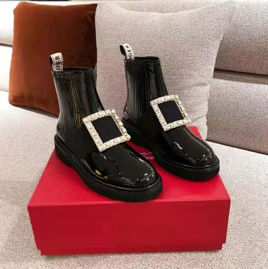 Marques de luxe chaussures Chaussures Femme Botte de cheville Viv Chelsea Rangers Strass boucle Boots Boots Black Patent Cuir Rubber Sole Low Talon 35-42