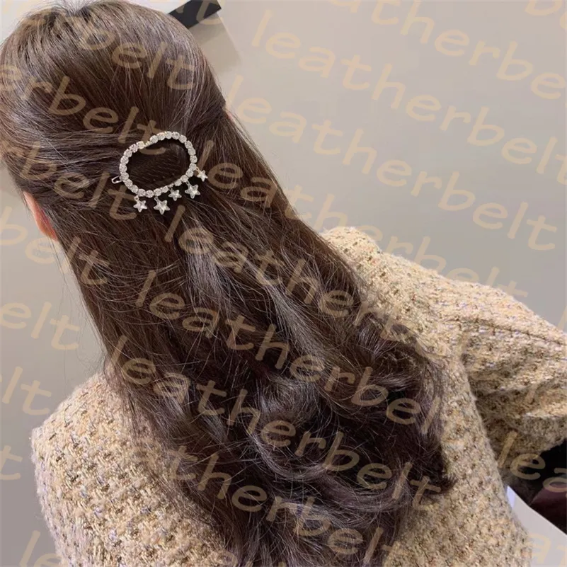 Błyszcząca litera diamentowa Barrettes srebrny designerski klip do włosów damski kryształowy gwiazda barretowa