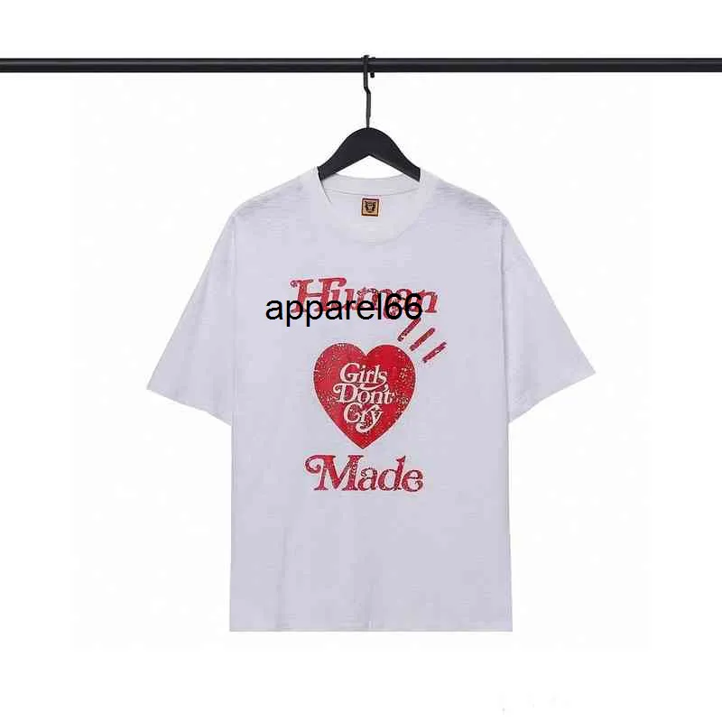 인간 트렌디 브랜드는 새로운 일본 스타일의 남자와 여자의 짧은 슬리브 만화 패턴 느슨한 슬러브 면화 커플 티셔츠를 만들었습니다.