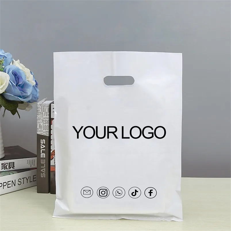 50 шт. Custom White Merche Plastic Glossy Retail для торгового вечеринки Favors Parties Handle Bags 220706
