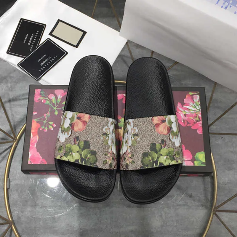 Designer-Slides für Herren und Damen, Sommer-Sandale, Strand-Slide, flache Kirsch-Erdbeer-Plattform, Damen-Sandalen, Badezimmer, Heimschuhe, Flip-Flops, mehrfarbig