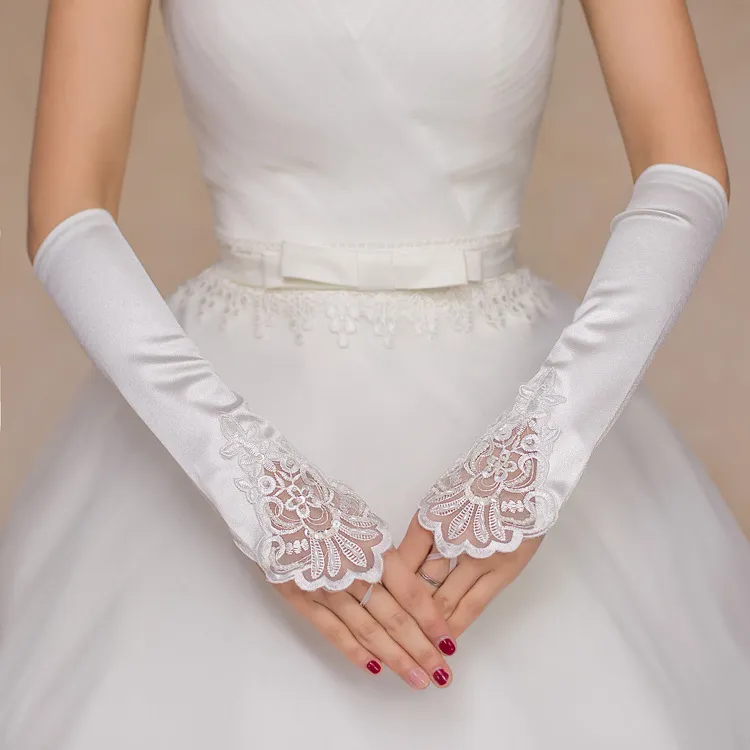 Gants de mariée en dentelle sans doigt les gants de mariée de mariage avec des perles de paillettes mariées