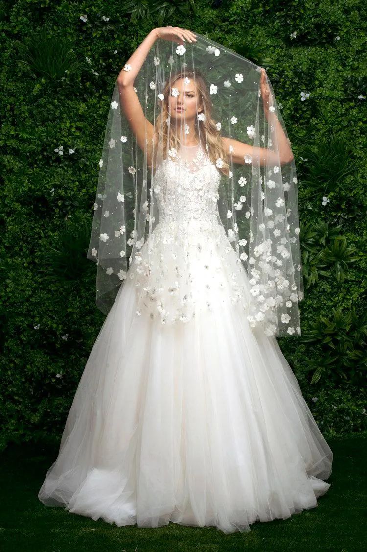 Bridal Veils V83 3D Flowers Wedding Veil Droped Handmade fingertoppslängd ingen kamskuren Mantilla Free Shippibridal