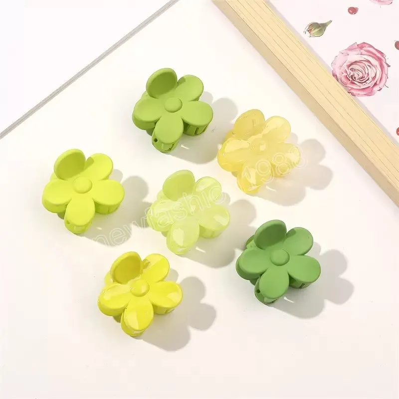 Girl Green Flower Series Hair Clip Clamps Small Size Yellow Floral Plastic Ponytail Hair Claw Clips Women Shower Head Wear Scrunchies Hairpins Length 4 CM